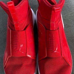 Ladies Puma Sneakers, Size 7, Red